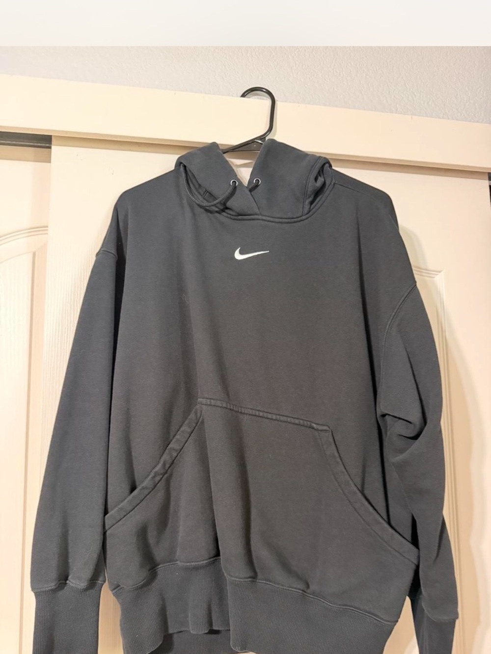 Oversized Woman’s S Nike Sweatshirt